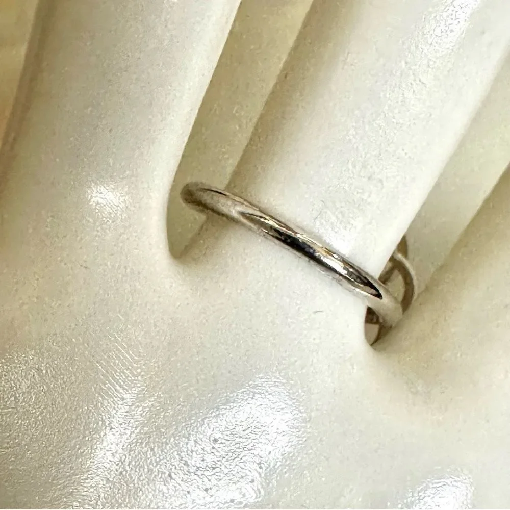 Sarah Coventry silver  tone and black ring